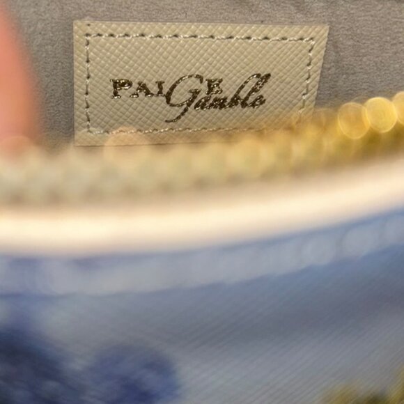 paj gamble mcm Postacrd print zipper pouch makeup bag - Picture 2 of 5